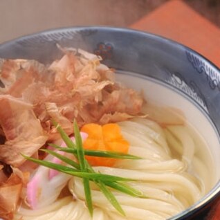 うどんのふるさと！？かけうどんに鰹節トッピング♪